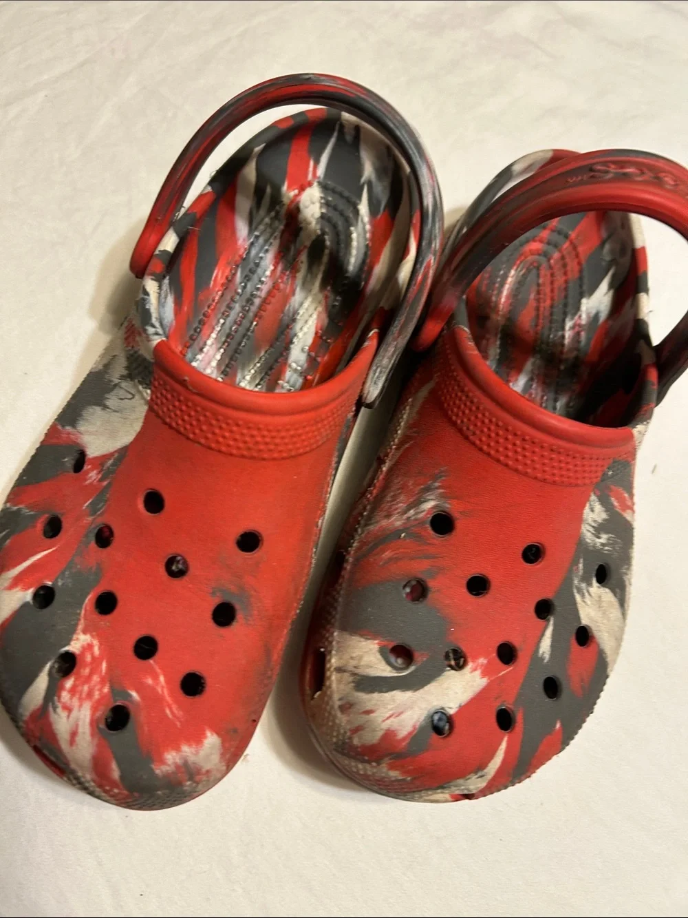 CROCS Kids Classic Clog - Red, Black, White